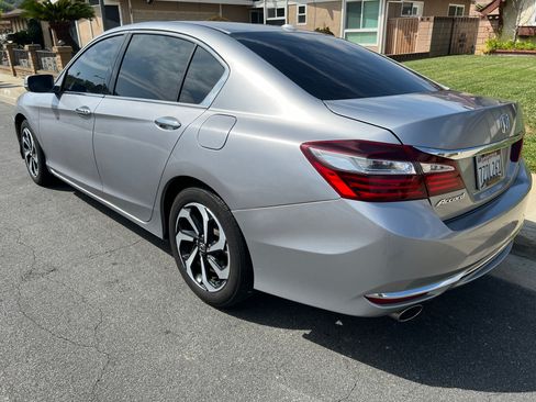 Used 2017 Honda Accord EX-L image 15