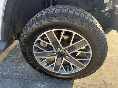 Used 2024 Jeep Wrangler Unlimited Sahara w/ Technology Group image 26