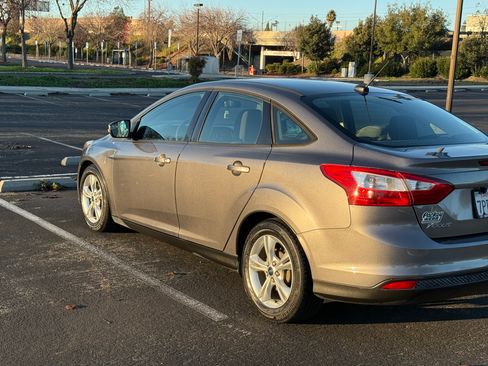 Used 2014 Ford Focus SE image 17