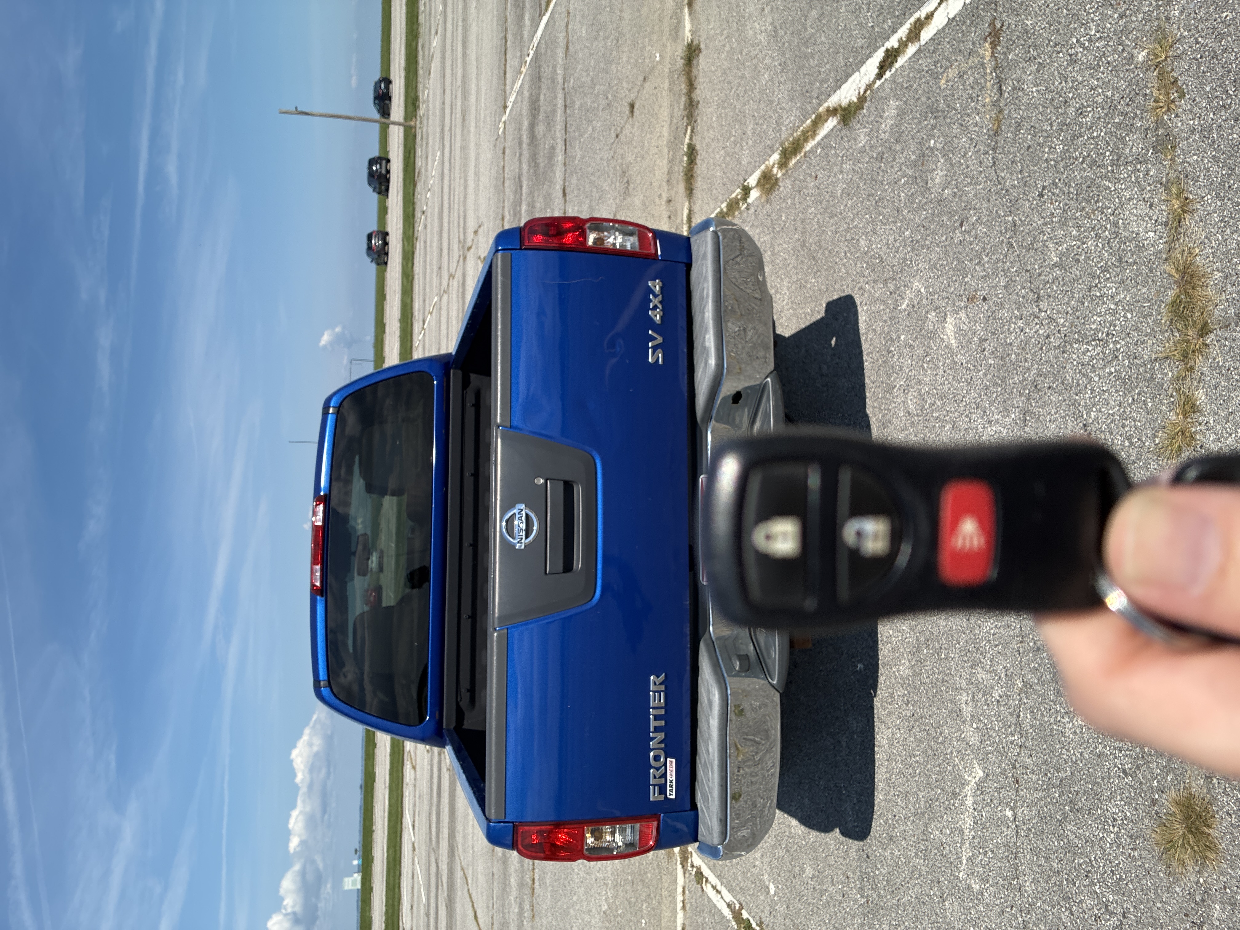 Used 2012 Nissan Frontier SV w/ SV Premium Utility Pkg AWD/4WD image 5