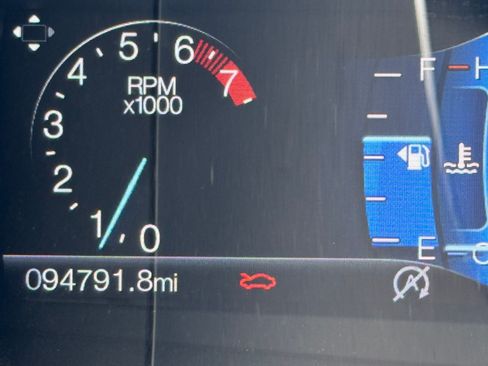 Used 2017 Ford Fusion SE w/ Equipment Group 201A FWD image 12