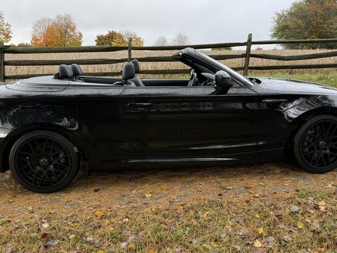 Used 2011 BMW 135i Convertible image 6