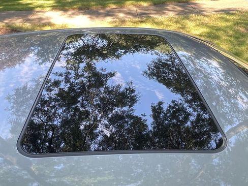 Used 2014 Mercedes-Benz E 550 4MATIC Sedan image 12