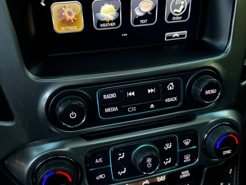 Used 2017 Chevrolet Suburban Premier image 20