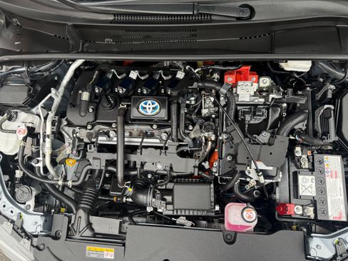 Used 2024 Toyota Corolla LE image 2