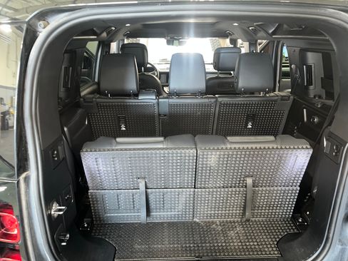 Used 2022 Land Rover Defender 110 X-Dynamic HSE image 8