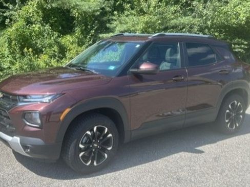Used 2022 Chevrolet TrailBlazer LT w/ Sun and Liftgate Package AWD/4WD image 1