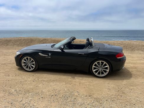 Used 2014 BMW Z4 sDrive35i RWD image 6