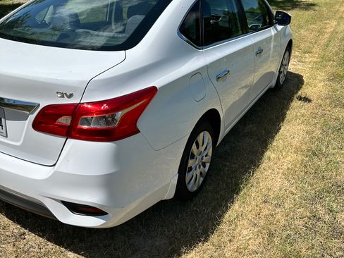 Used 2016 Nissan Sentra SV FWD image 6