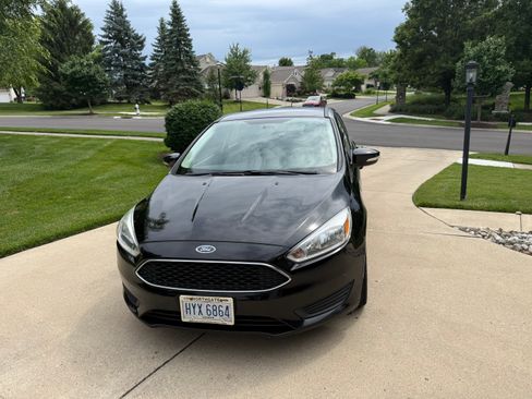 Used 2017 Ford Focus SE FWD image 6