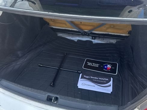 Used 2011 Toyota Yaris Sedan image 12