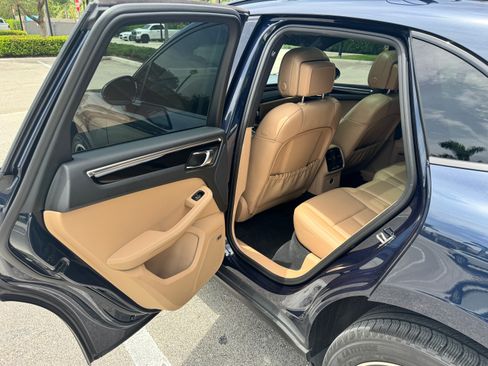 Used 2019 Porsche Macan S AWD/4WD image 16