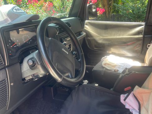 Used 2005 Jeep Wrangler X AWD/4WD image 2