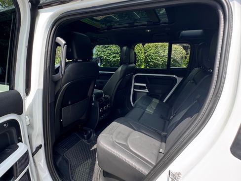 Used 2023 Land Rover Defender 110 S AWD/4WD image 28