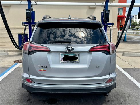 Used 2017 Toyota RAV4 LE FWD image 15