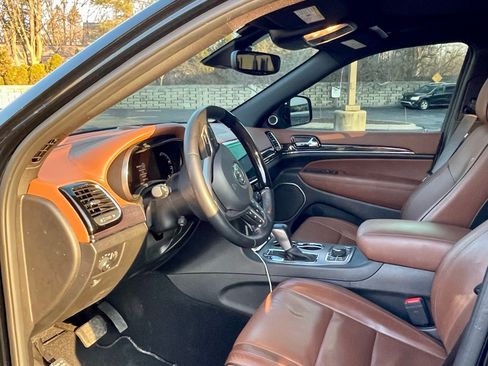 Used 2021 Jeep Grand Cherokee Overland image 11