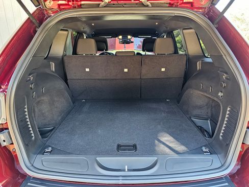 Used 2018 Jeep Grand Cherokee Laredo RWD image 16