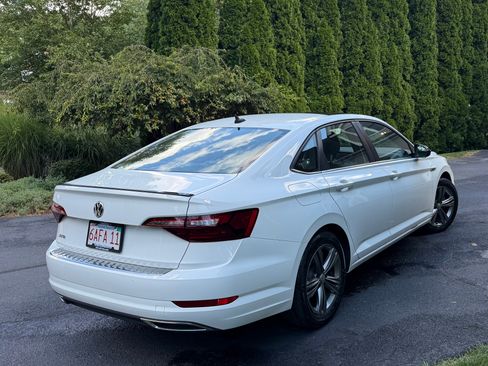 Used 2021 Volkswagen Jetta R-Line w/ R-Line Cold Weather Package image 6