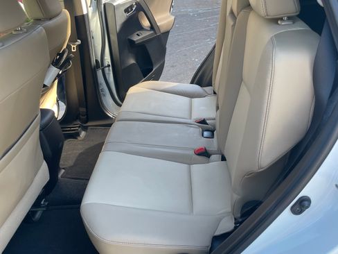 Used 2014 Toyota RAV4 Limited w/ Technology Package image 5