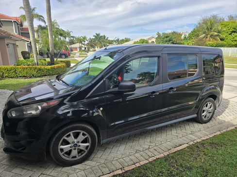 Used 2015 Ford Transit Connect XLT image 3