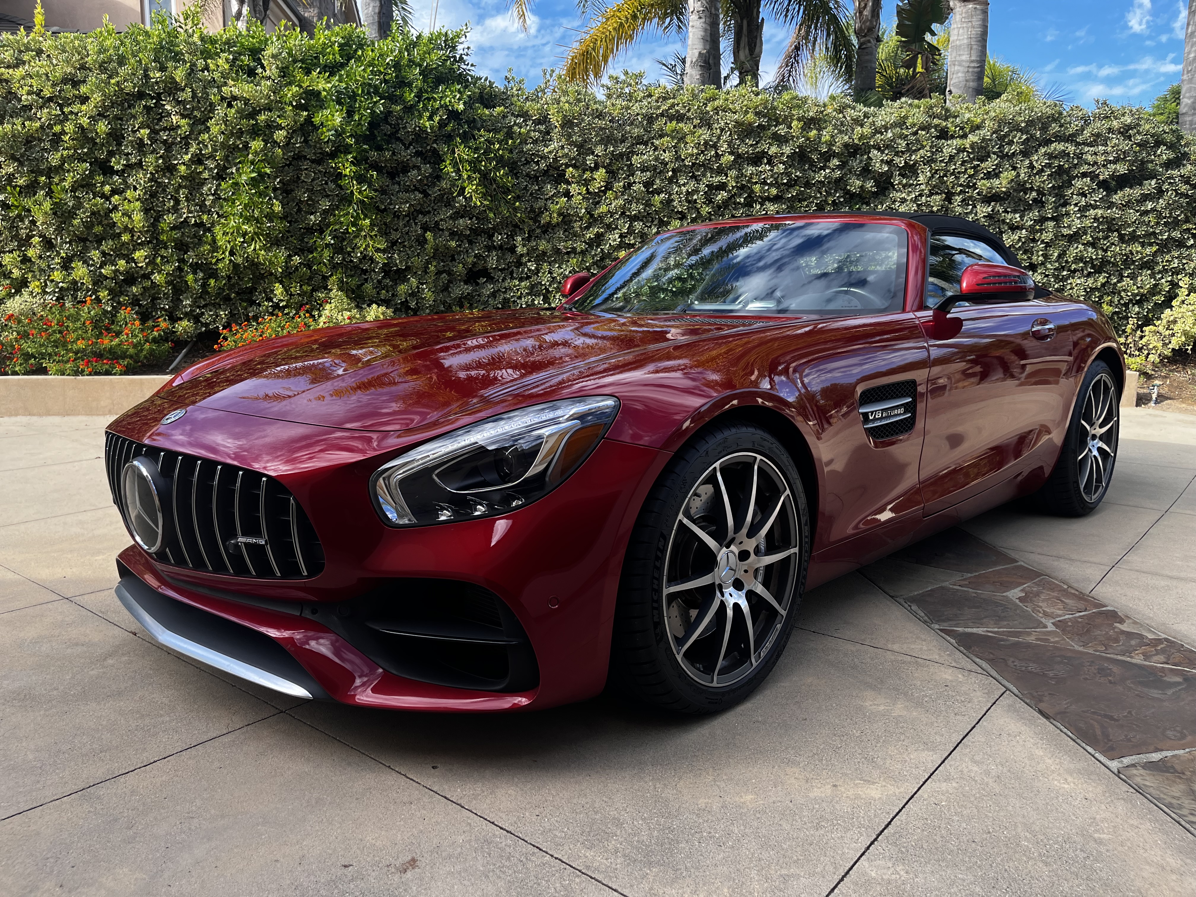 Used 2018 Mercedes-Benz AMG GT Roadster image 1