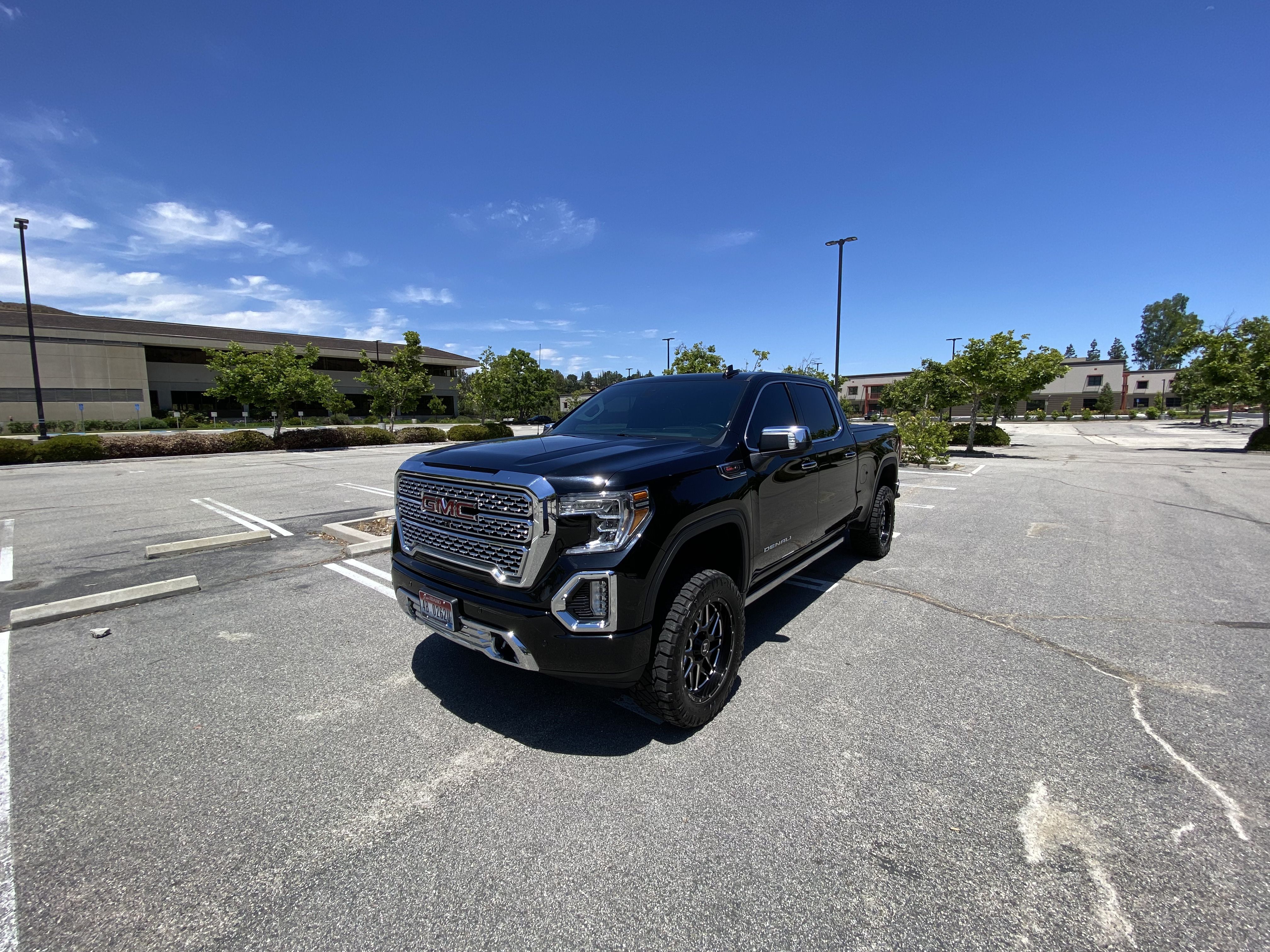 Used 2020 GMC Sierra 1500 Denali w/ Denali Ultimate Package AWD/4WD image 1