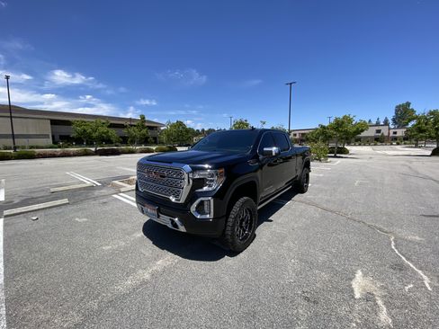 Used 2020 GMC Sierra 1500 Denali w/ Denali Ultimate Package AWD/4WD image 1