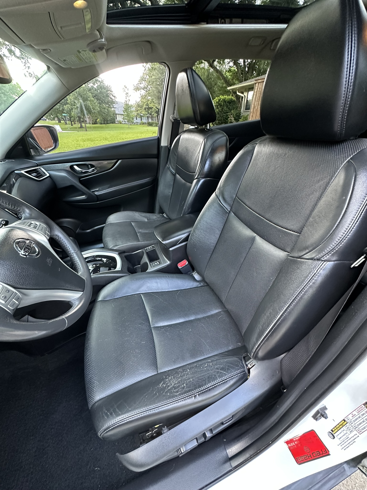 Used 2014 Nissan Rogue SL w/ SL Premium Package FWD image 5