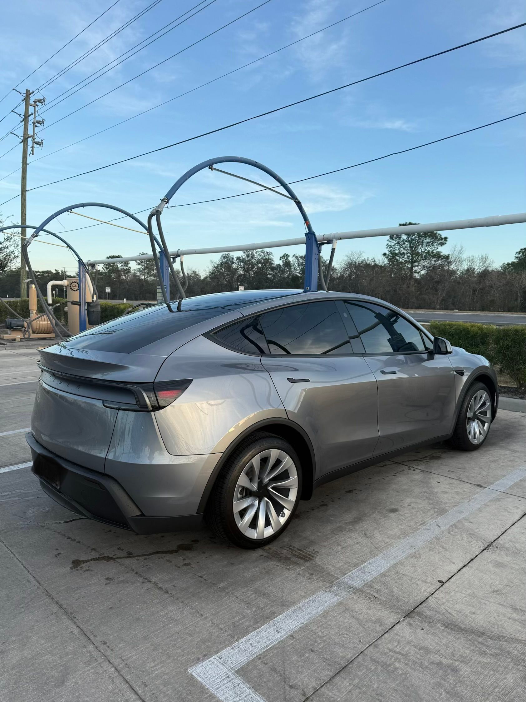 Used 2026 Tesla Model Y 2WD image 1