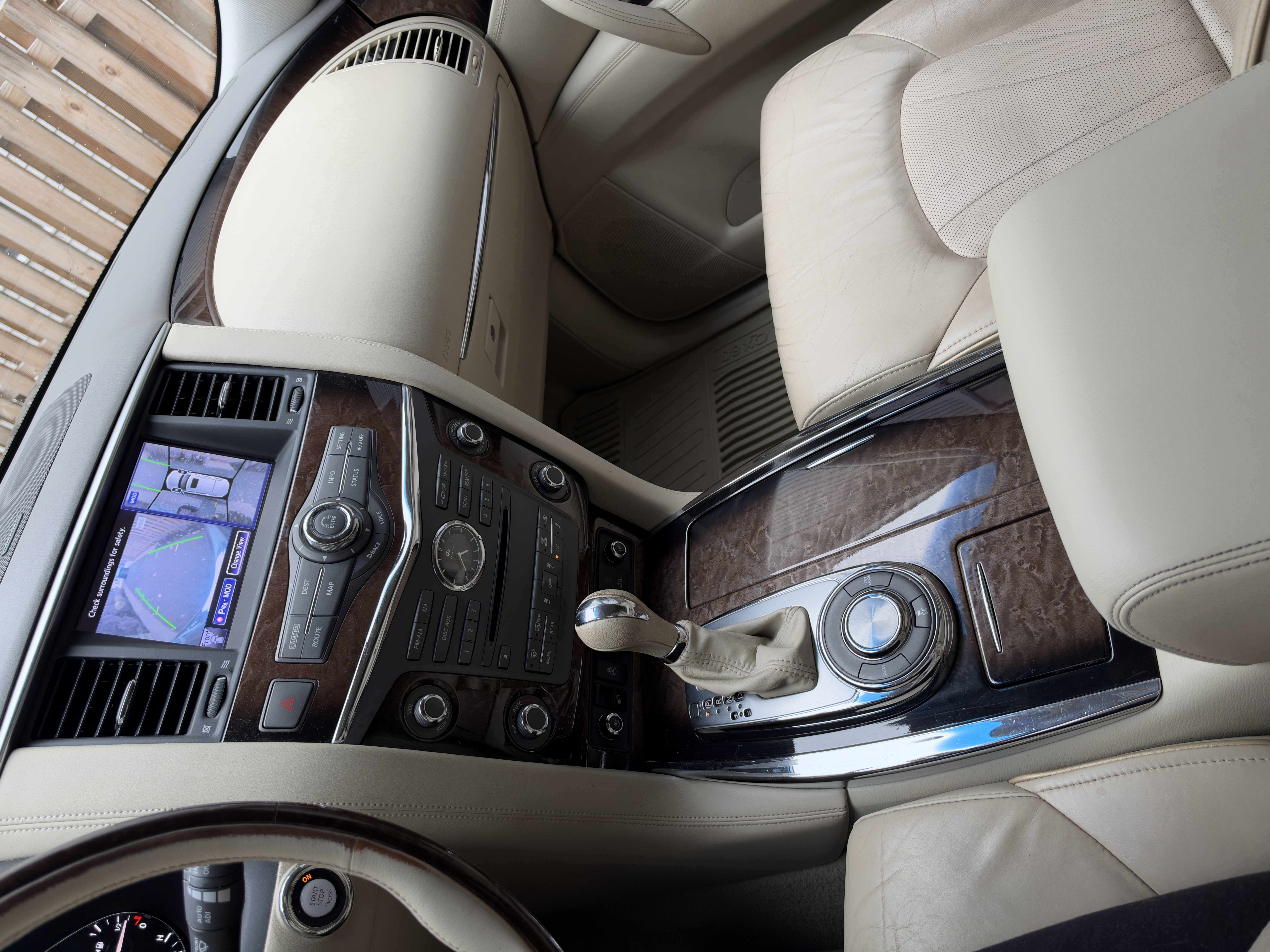 Used 2014 INFINITI QX80 2WD w/ Deluxe Touring Package image 5