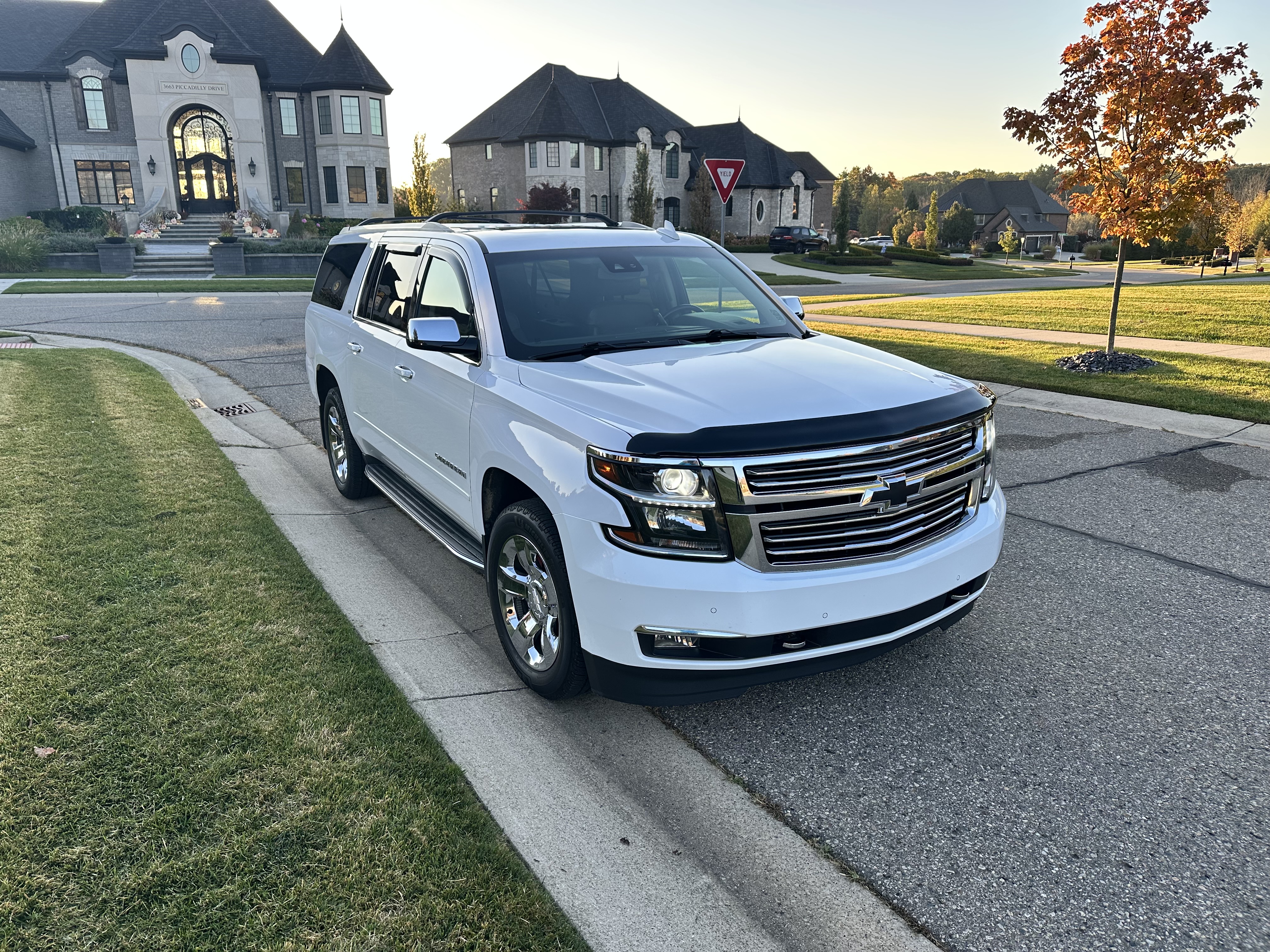 Used 2016 Chevrolet Suburban LTZ AWD/4WD image 4