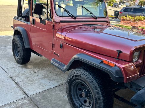 Used 1992 Jeep Wrangler 4WD image 2