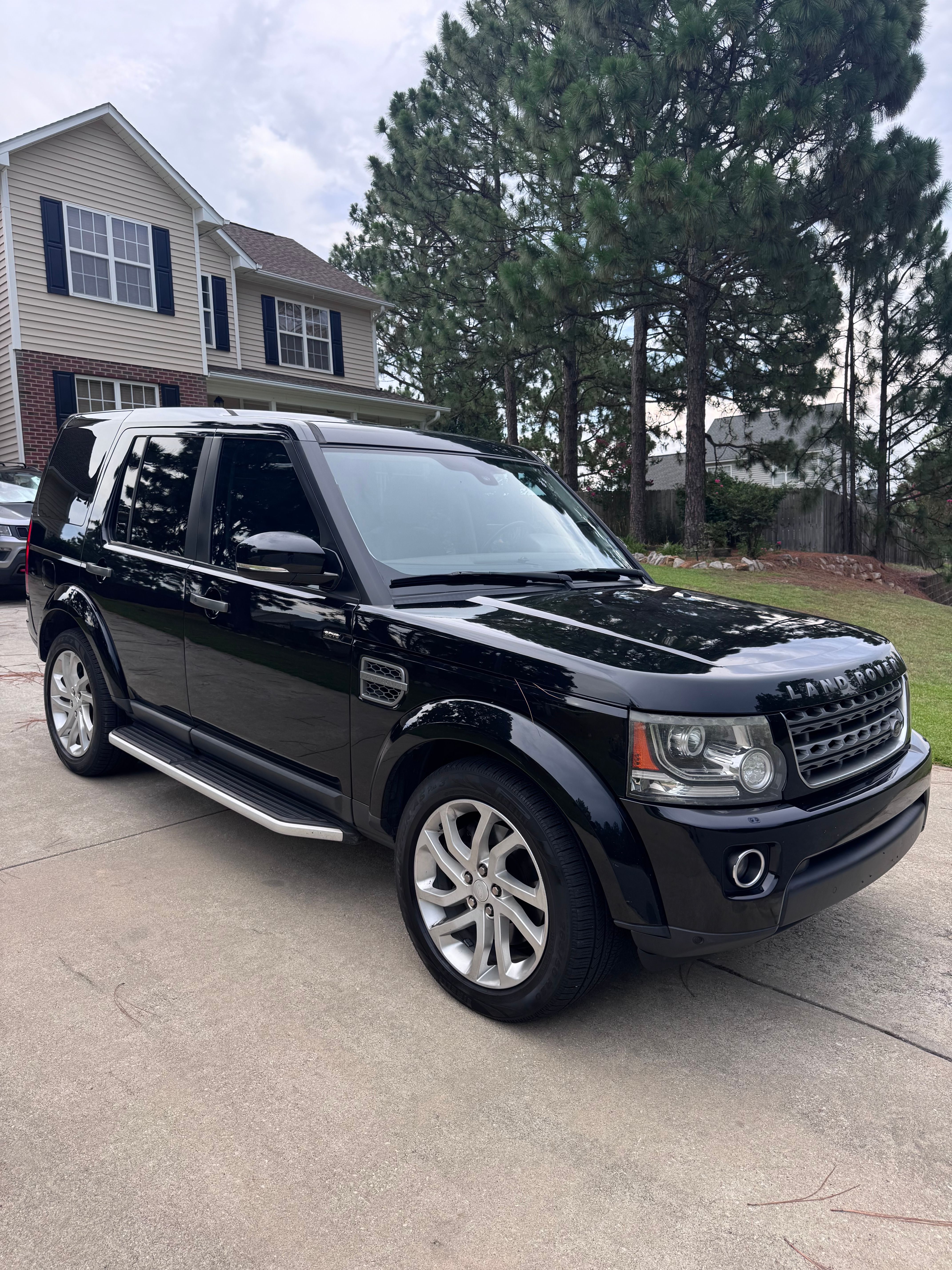 Used 2015 Land Rover LR4 HSE AWD/4WD image 4