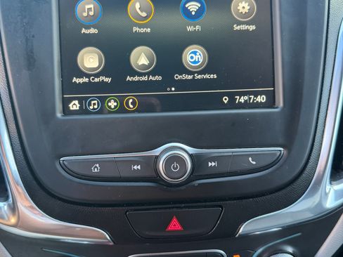 Used 2019 Chevrolet Equinox LS w/ LS Convenience Package FWD image 14