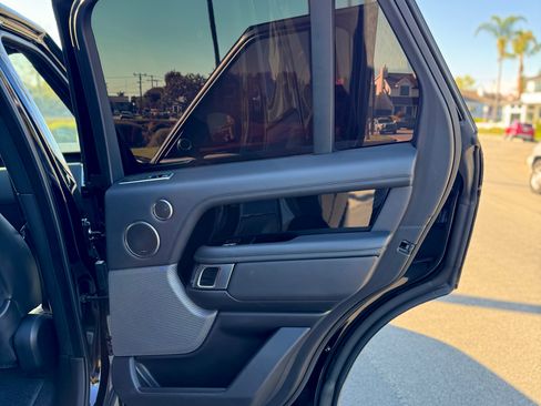 Used 2020 Land Rover Range Rover image 15