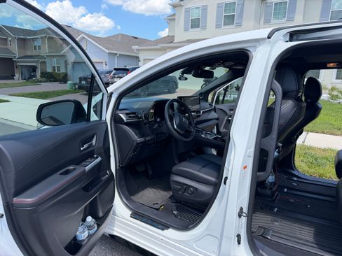 Used 2025 Toyota Sienna XSE w/ XSE Plus Package FWD image 26