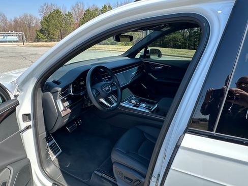 Used 2021 Audi Q7 3.0T Premium Plus w/ Premium Plus Package image 9