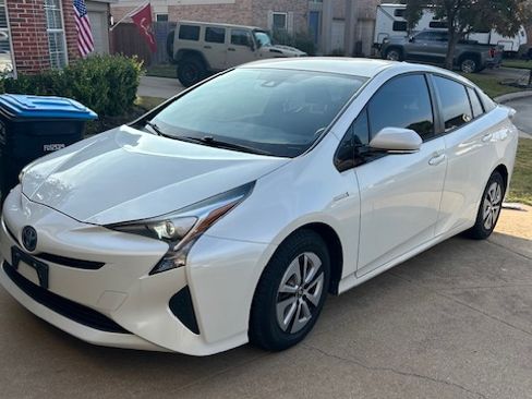 Used 2017 Toyota Prius Three Touring image 5