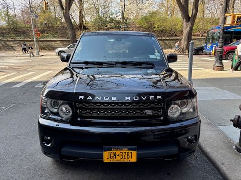 Used 2013 Land Rover Range Rover Sport HSE image 4