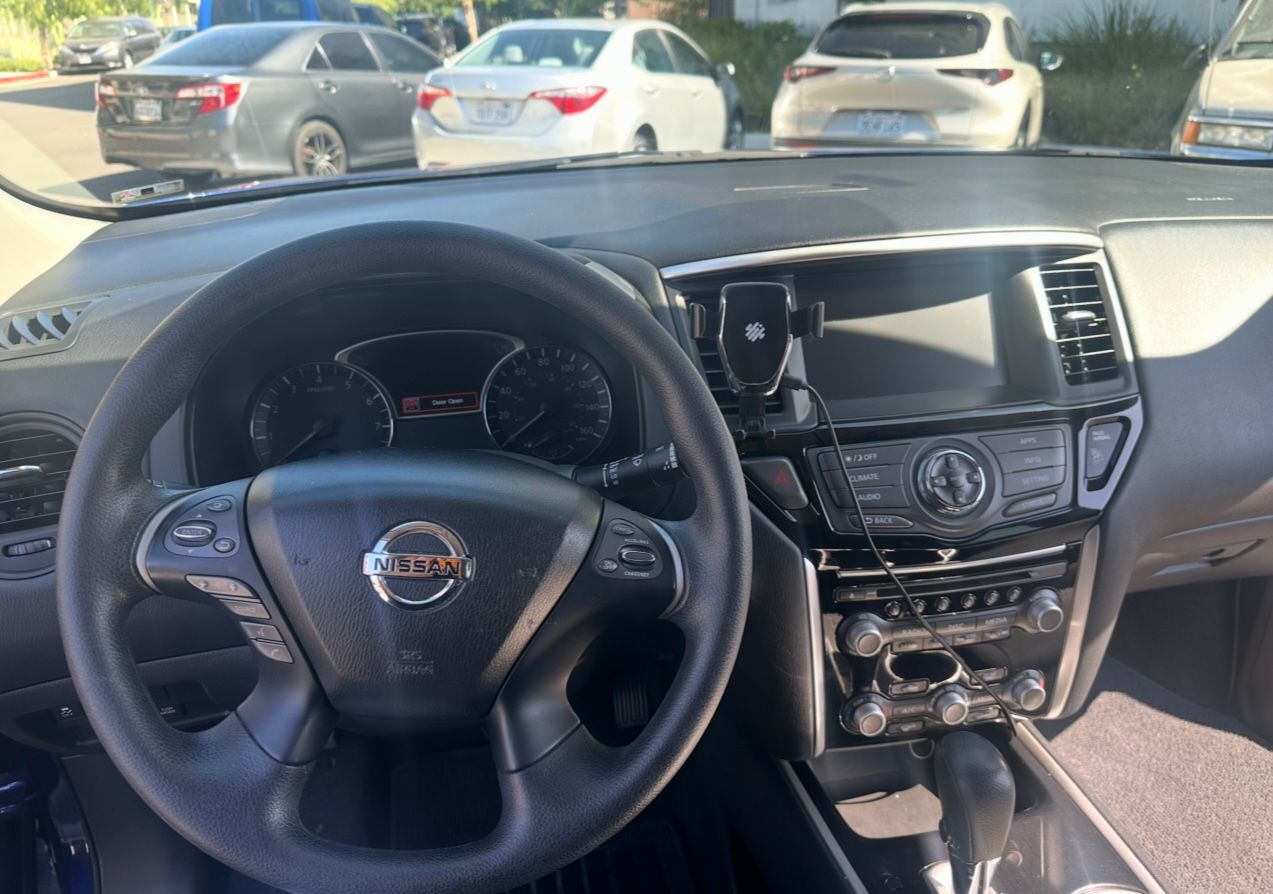 Used 2017 Nissan Pathfinder S FWD image 6