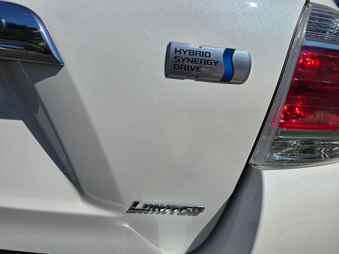 Used 2013 Toyota Highlander Limited image 18