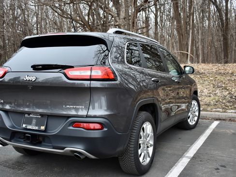 Used 2014 Jeep Cherokee Limited w/ Luxury Group image 9