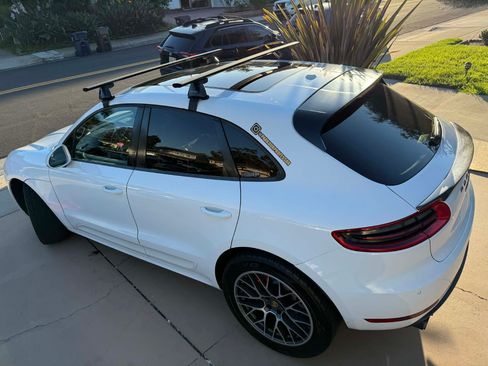 Used 2015 Porsche Macan Turbo image 4
