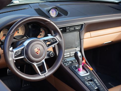 Used 2017 Porsche 911 Carrera S image 15