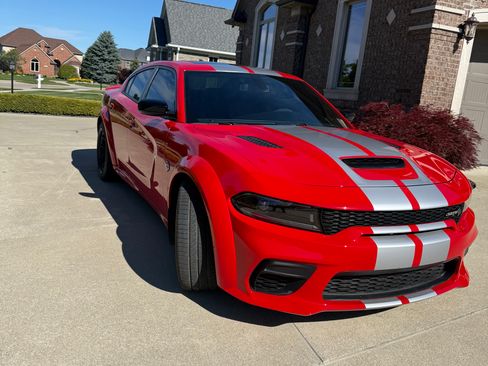 Used 2023 Dodge Charger SRT Hellcat w/ Harman/Kardon Audio Group RWD image 2