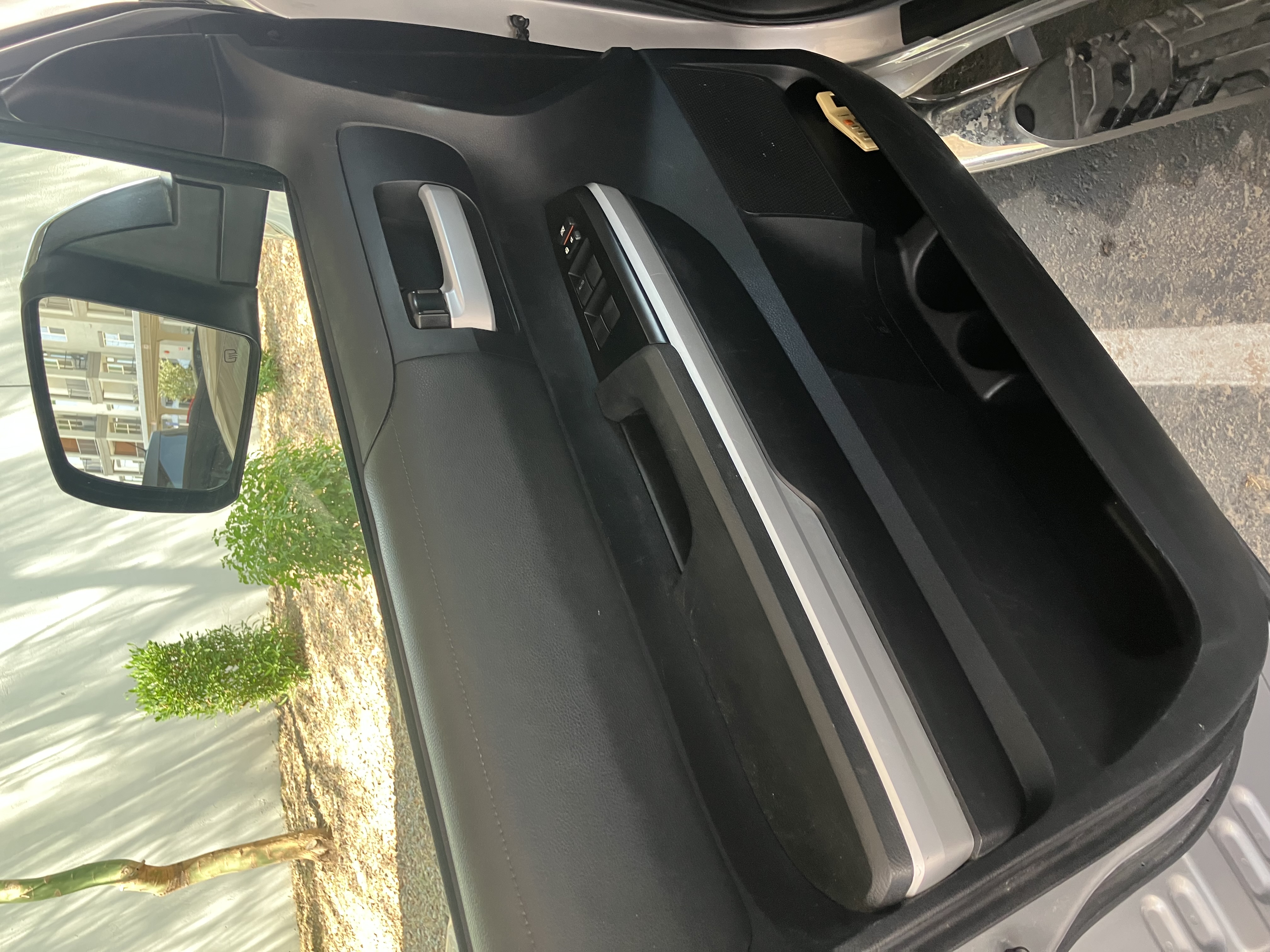Used 2014 Toyota Tundra SR5 w/ SR5 Upgrade Package RWD image 8