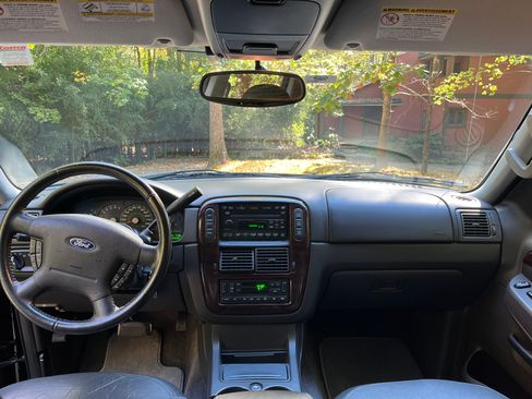 Used 2005 Ford Explorer Limited image 11