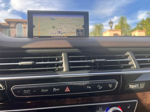 Used 2017 Audi Q7 3.0T Prestige AWD/4WD image 11