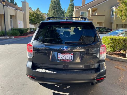 Used 2018 Subaru Forester 2.5i Premium w/ Popular Package #2A AWD/4WD image 4