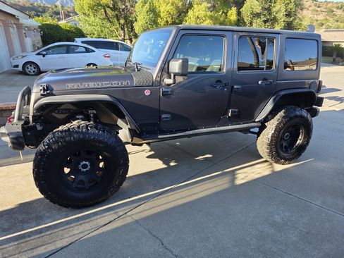 Used 2014 Jeep Wrangler Unlimited Rubicon image 1